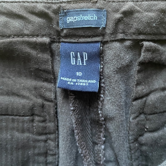 GAP Women's Dark Brown Corduroy Bermuda Shorts - Picture 9 of 10
